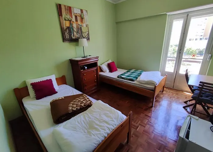 Twin In Penha De Franca Гостьовий будинок *