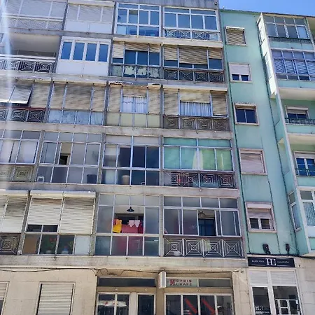 Twin In Penha De Franca Lisbon